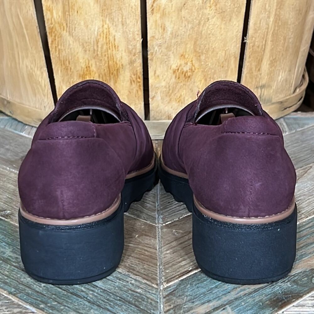 Clarks Sharon Villa Burgundy Suede Ruched Demi Wedge Slip-On Loafer Women Size 8 - Picture 6 of 12